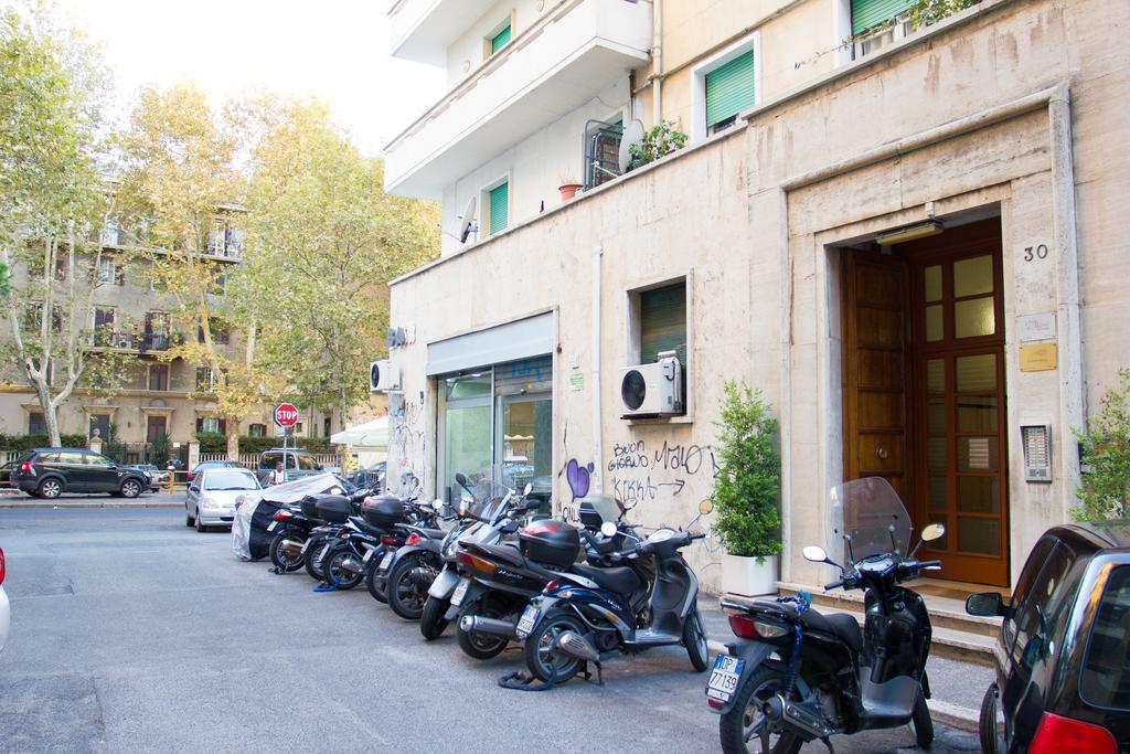 Windows On Rome — Foto 3